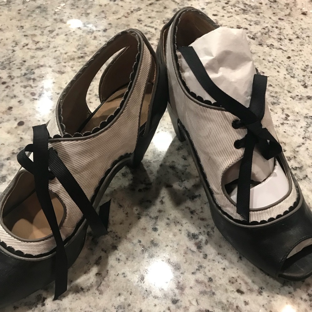 New! Vintage style shoes
